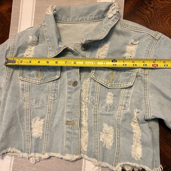 NWOT Ripped light wash cropped Jean jacket - Picture 7 of 11